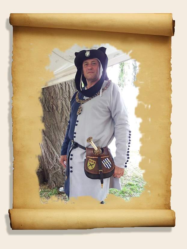 Portrait de La Bûchette en costume médiéval