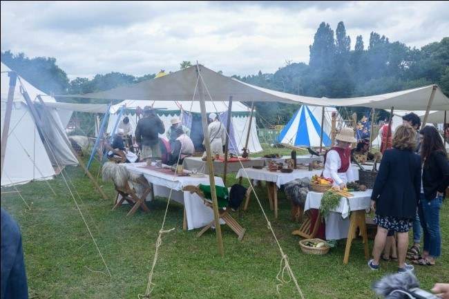 La vie de camp d'une troupe, lors de la fête médiévale de Wissous (91)