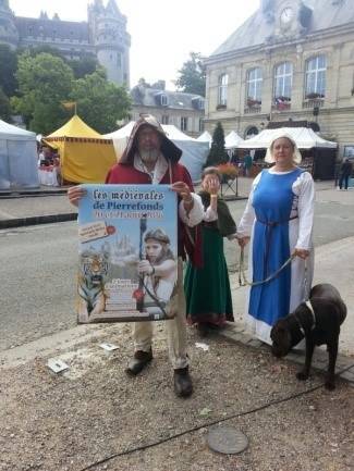 Déambulations et spectacle, lors de la fête médiévale de Pierrefonds (60)