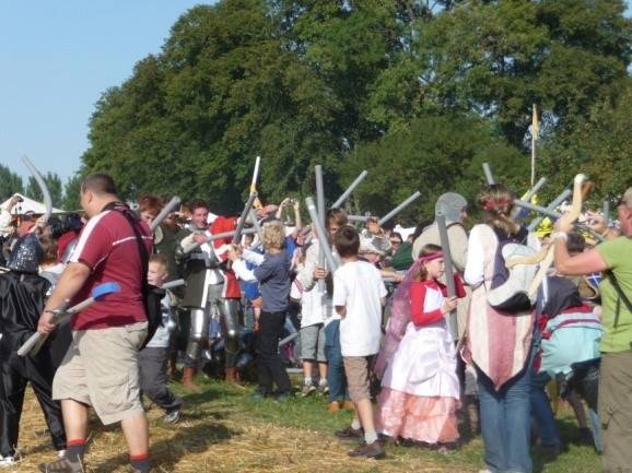 Kiddy battle après la bataille des chevaliers aux Médiévales de Folleville (80)