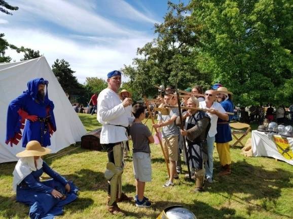 Devenir un bon piquier, lors de la fête médiévale de Villemareuil (77)