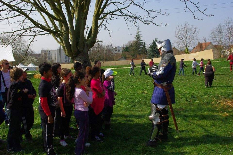 Piquier en herbe, lors de la journée pour les scolaires de la ville de Montmagny (95)