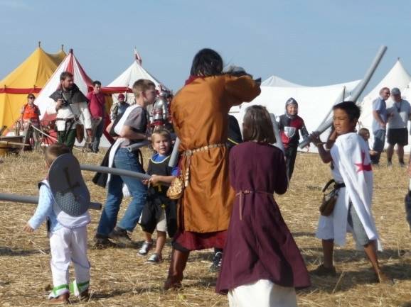 Kiddy battle après la bataille des chevaliers aux Médiévales de Folleville (80)