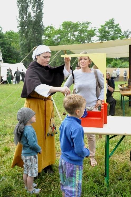 Les jeux de plateau, lors de la fête médiévale de Wissous (91)