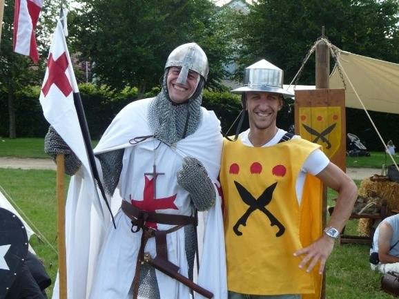 Armes et armures à travers les époques, lors de la fête médiévale d'Emmerainville (77)