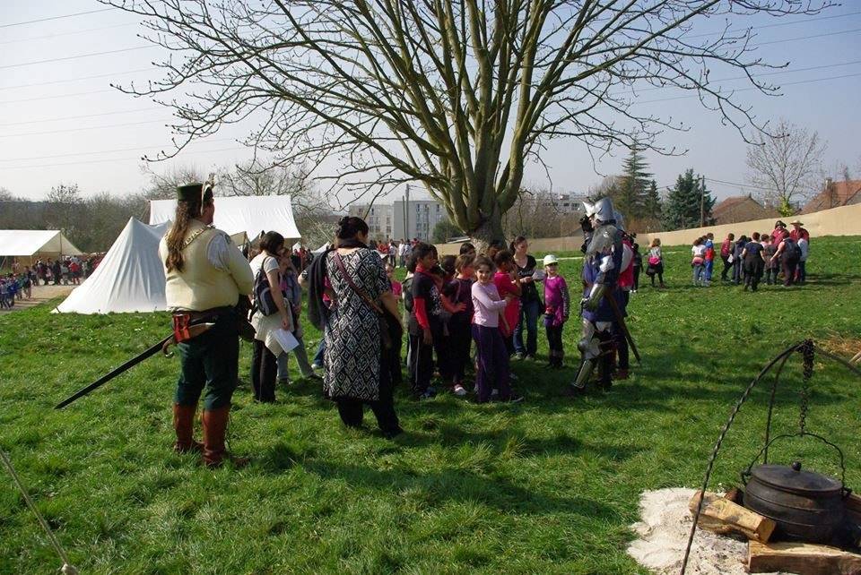 Piquier en herbe, lors de la journée pour les scolaires de la ville de Montmagny (95)