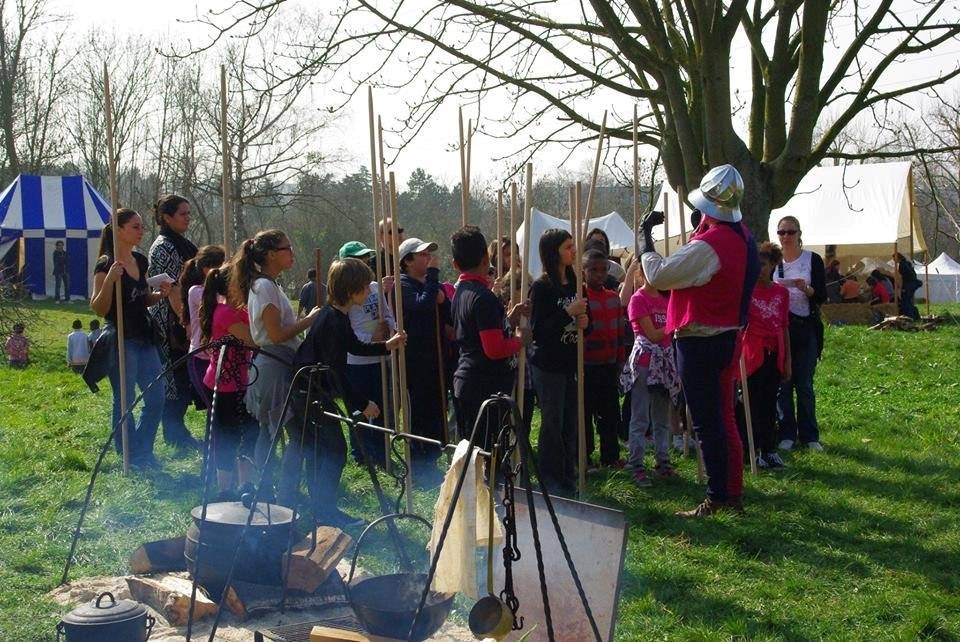Piquier en herbe, lors de la journée pour les scolaires de la ville de Montmagny (95)